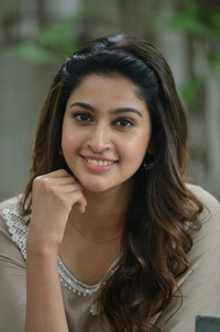 Tanya Ravichandran Pictures